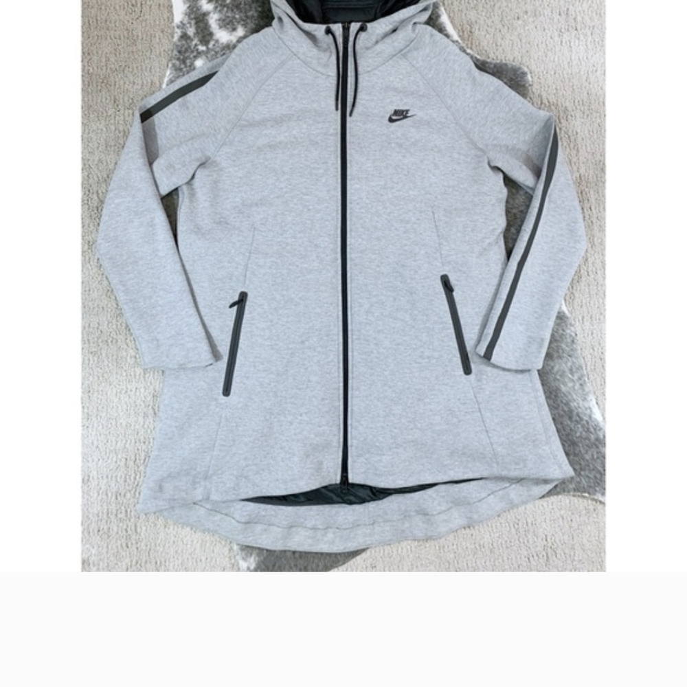 Nike Gray Hooded Puffer Jacket